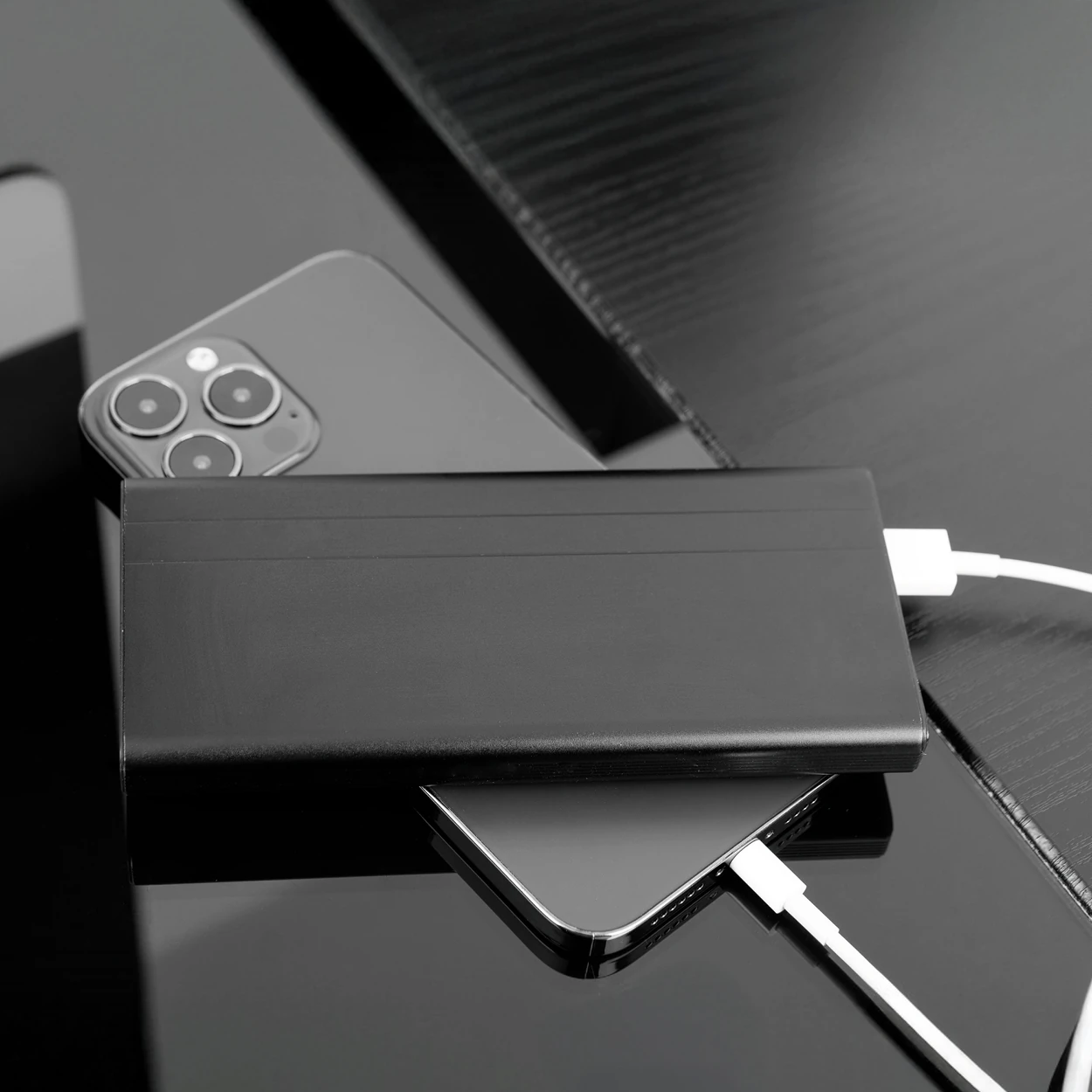 încărcătoare și cabluri