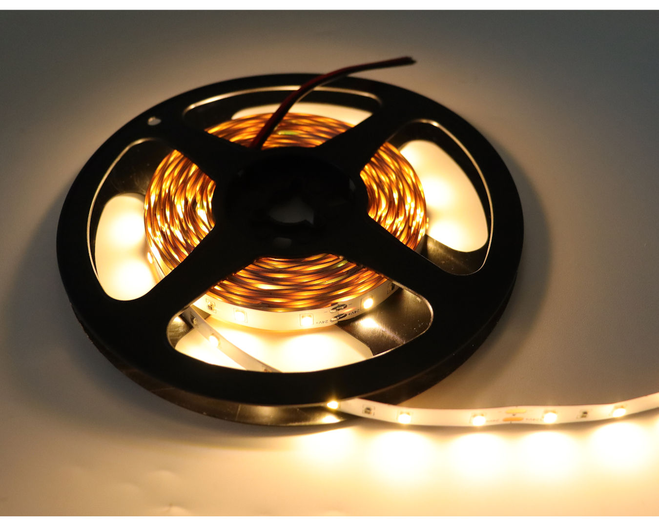 BANDA LED 4.8W/m IP20 3000K 24V 5m/ rola