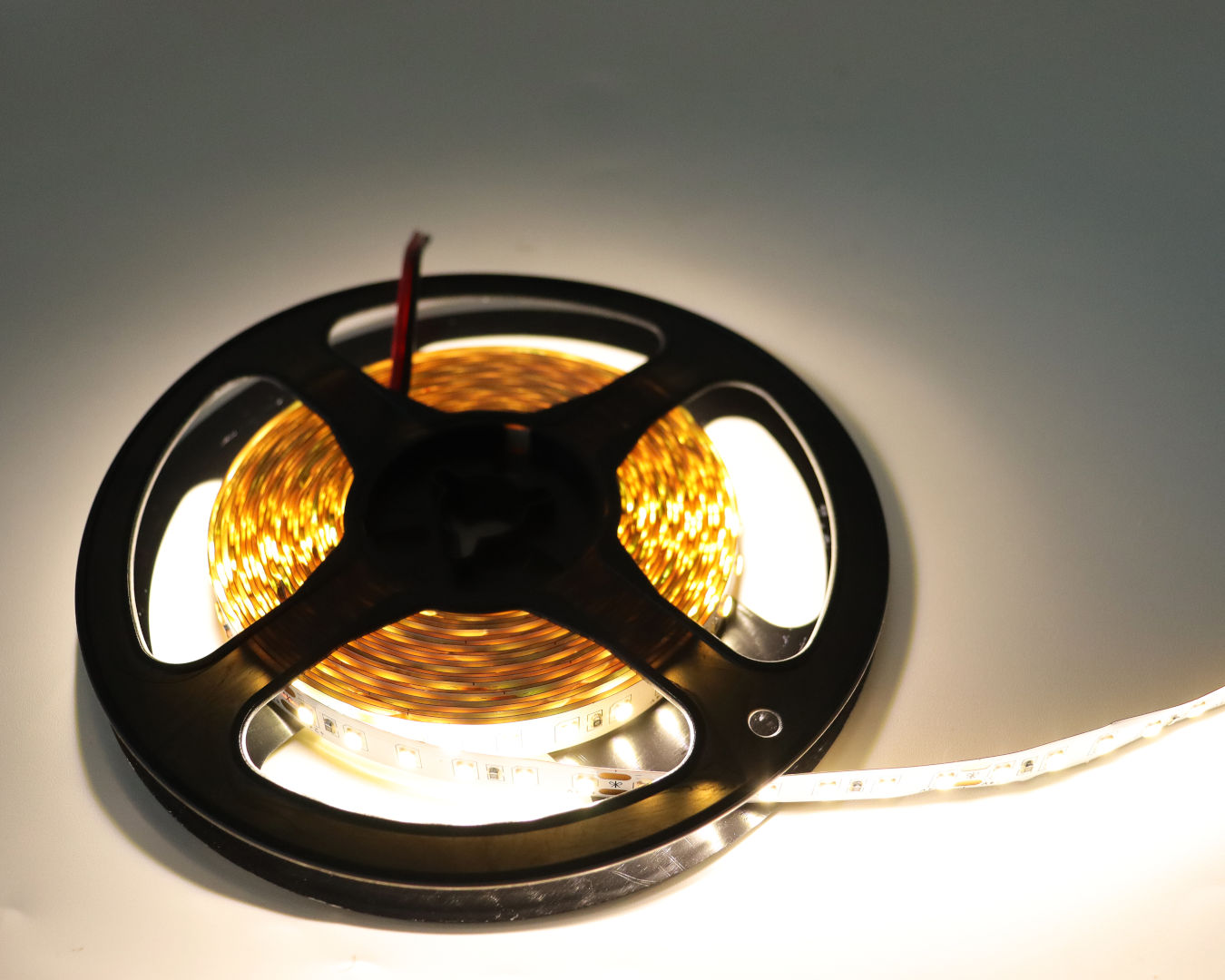 BANDA LED 9.6W/m IP20 4000K 24V 5m/rola