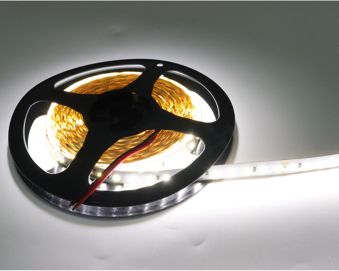 BANDA LED 9.6W/m IP20 6500K 24V 5m/rola