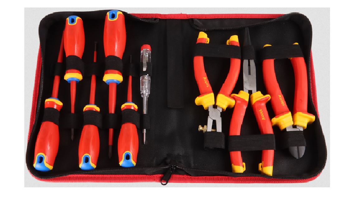 SET SURUBELNI.IZOLATE LA 1000V 9BUC@