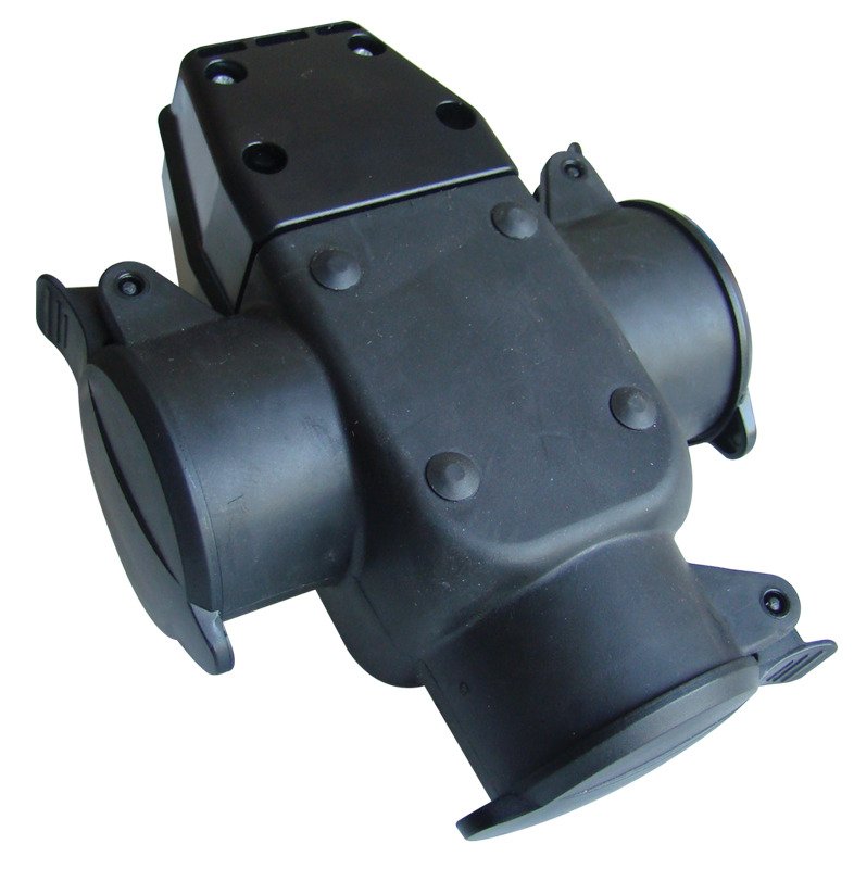 PRIZA TRIPLA CU CP CAUCIUC TIP PIN TICS-A4F